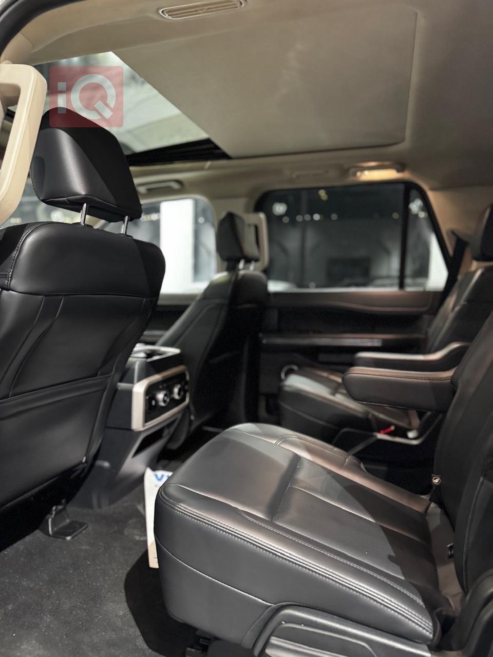 https://cdn.iqcars.io3b8b6cf1-7859-4b2a-8e80-01d0811ad95f_9.jpg